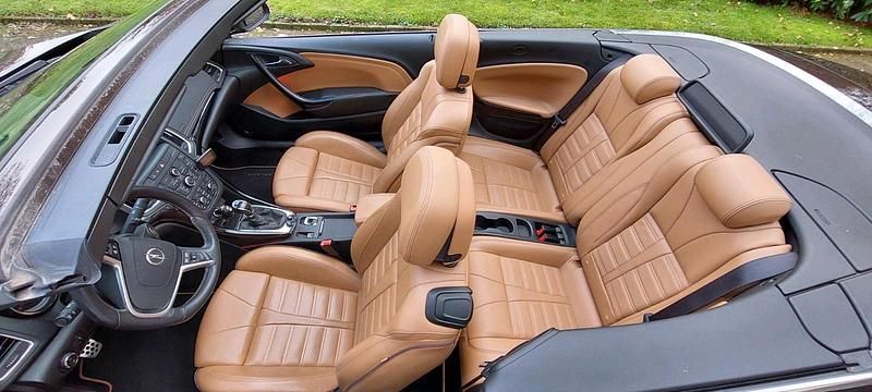 Gebraucht Opel Cascada 140 PS (102 kW) 2014 Andere farben Cabrio