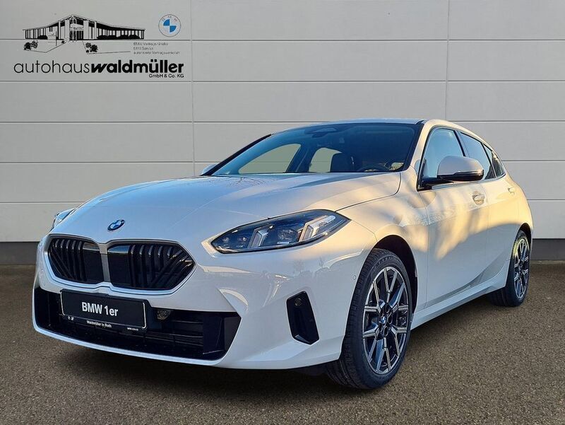 Weiß Neu 2025 BMW 118 Sport Line Kleinwagen | 38.569 € (Etwas zu teuer) - Bild 1/4