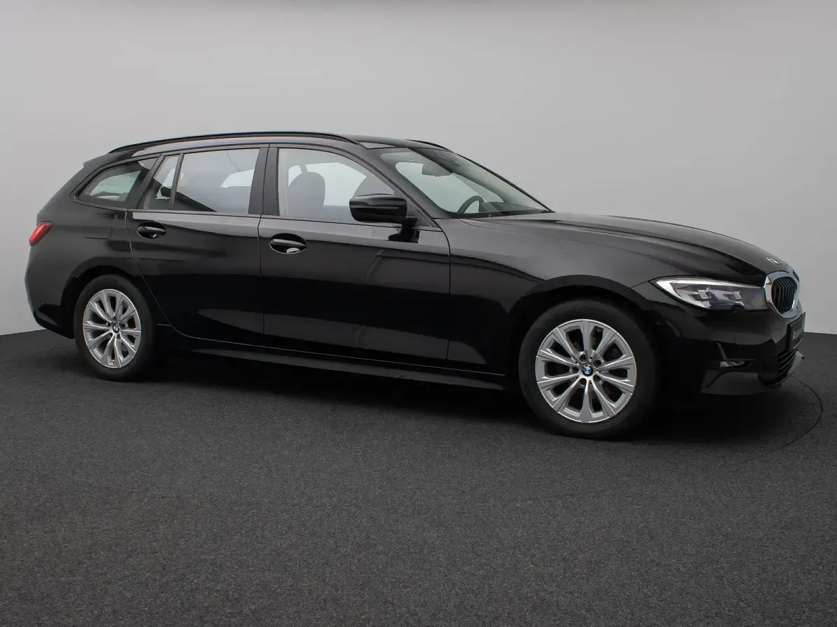 Gebraucht BMW 320 Sport Line 190 PS (139 kW) 2020 Schwarz Kombi
