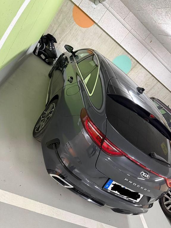 Gebraucht Kia ProCeed GT-Line 140 PS (102 kW) 2019 Silber Kleinwagen