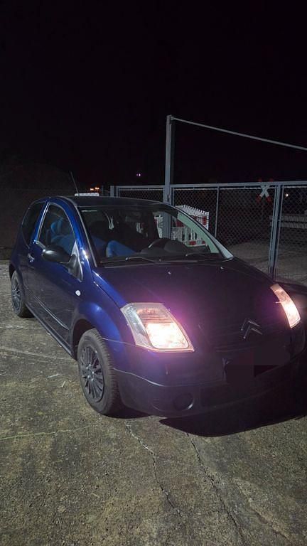 Blau Gebraucht 2004 Citroën C2 Kleinwagen | 1.499 € (Fairer Preis) - Bild 1/4
