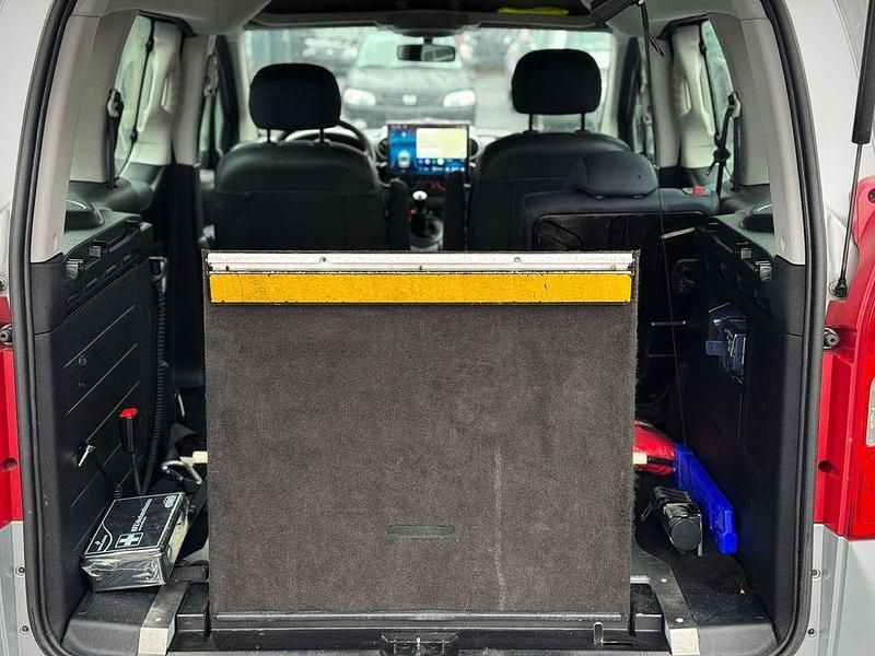 Gebraucht Peugeot Partner 92 PS (67 kW) 2011 Grau Van / Kleinbus