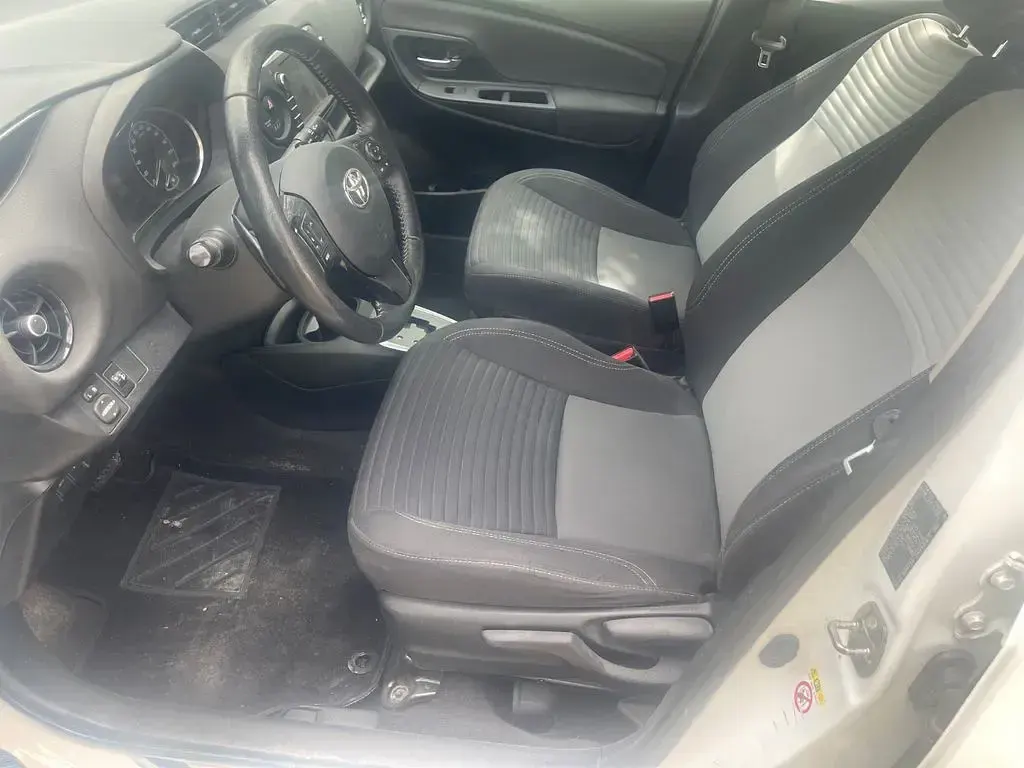 Gebraucht Toyota Yaris Team 111 PS (81 kW) 2018 Weiß Limousine