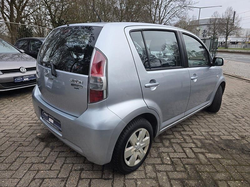 Gebraucht Daihatsu Sirion 69 PS (50 kW) 2007 Silber Kleinwagen