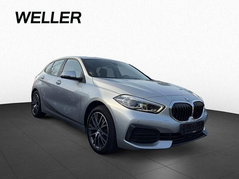 Gebraucht BMW 118 Advantage 150 PS (110 kW) 2021 Glaciersilber (silber) Kleinwagen