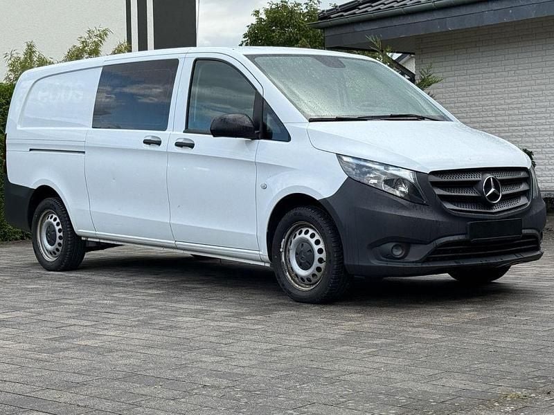 Weiß Gebraucht 2021 Mercedes Vito Van / Kleinbus | 22.800 € (Superpreis) - Bild 1/4