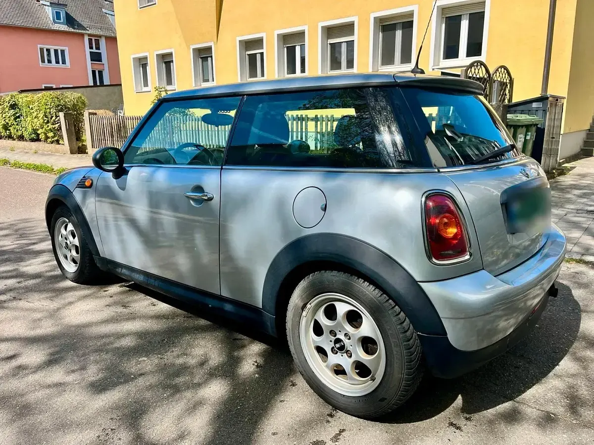 Gebraucht Mini Cooper 68 PS (50 kW) 2010 Silber Kleinwagen