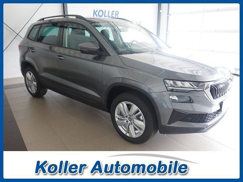 Grau Neu 2025 Skoda Karoq Selection SUV | 31.990 € (Fairer Preis) - Bild 1/2