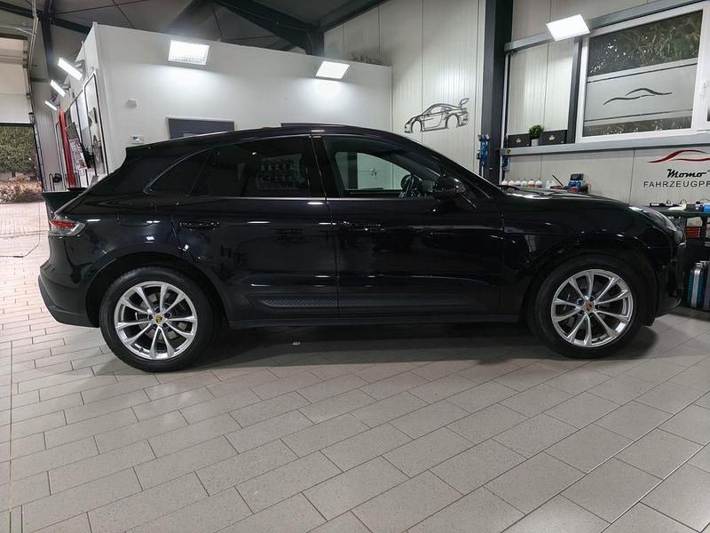 Schwarz Gebraucht 2022 Porsche Macan SUV | 45.900 € (Superpreis) - Bild 1/4