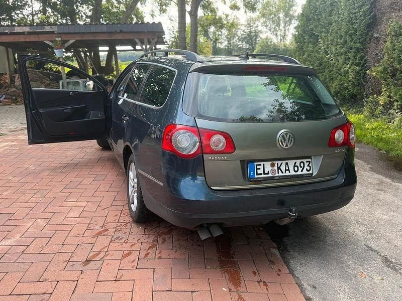 Blau Gebraucht 2007 VW Passat Individual Limousine | 2.699 € (Fairer Preis) - Bild 1/4