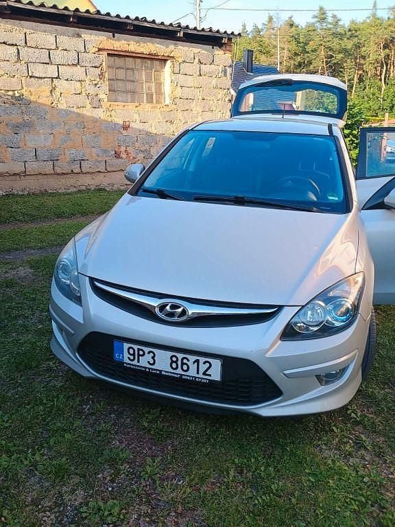 Gebraucht Hyundai i30 Edition 90 PS (66 kW) 2012 Beige Kombi