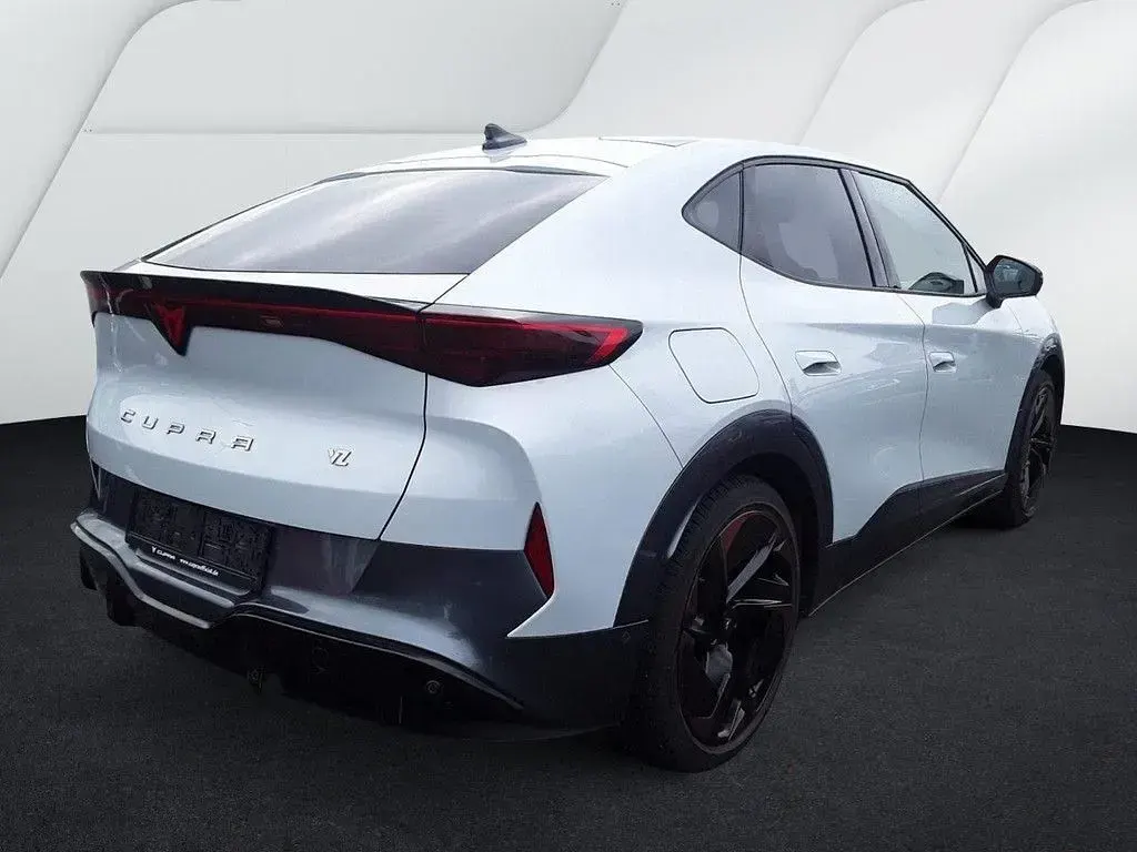 Neu Cupra Tavascan Endurance 210 kW (286 PS) 2026 Silber SUV