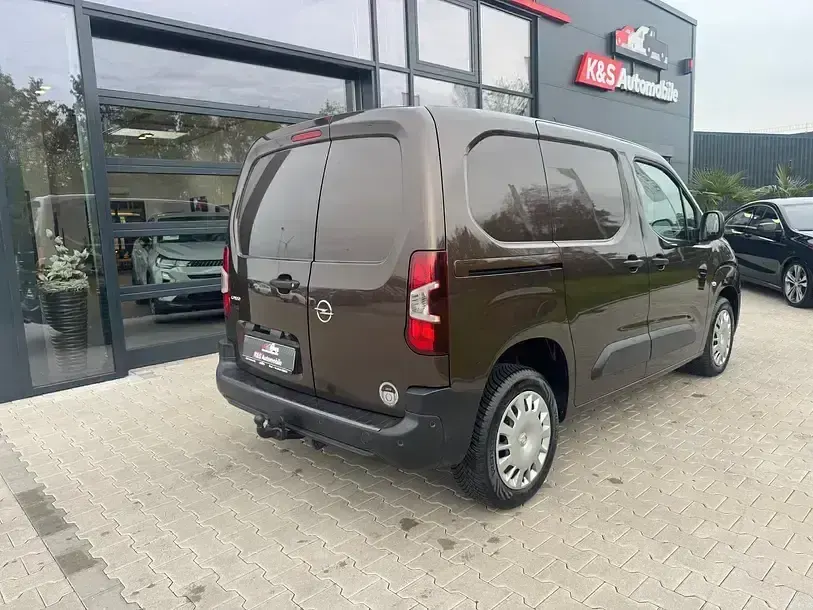 Gebraucht Opel Combo Edition 131 PS (96 kW) 2019 Braun Van / Kleinbus