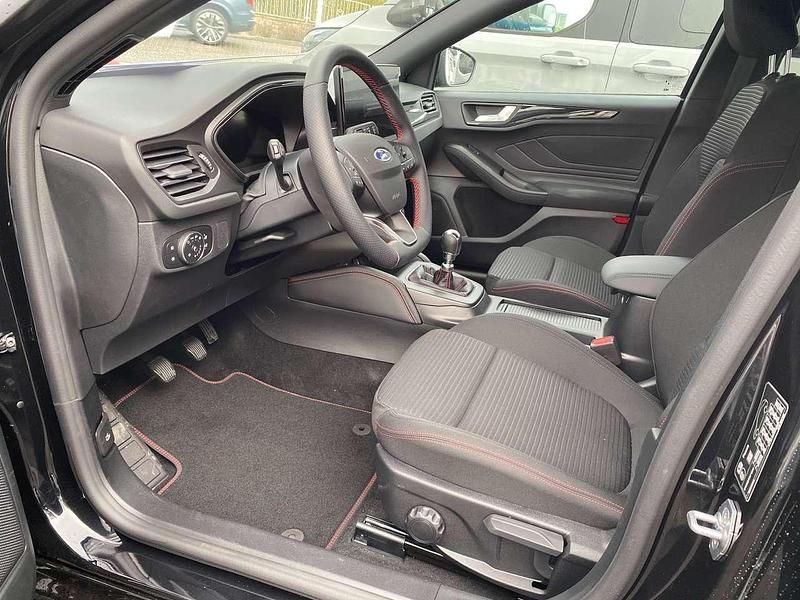 Neu Ford Focus ST-Line X 125 PS (91 kW) 2025 Obsidianschwarz metallic Limousine