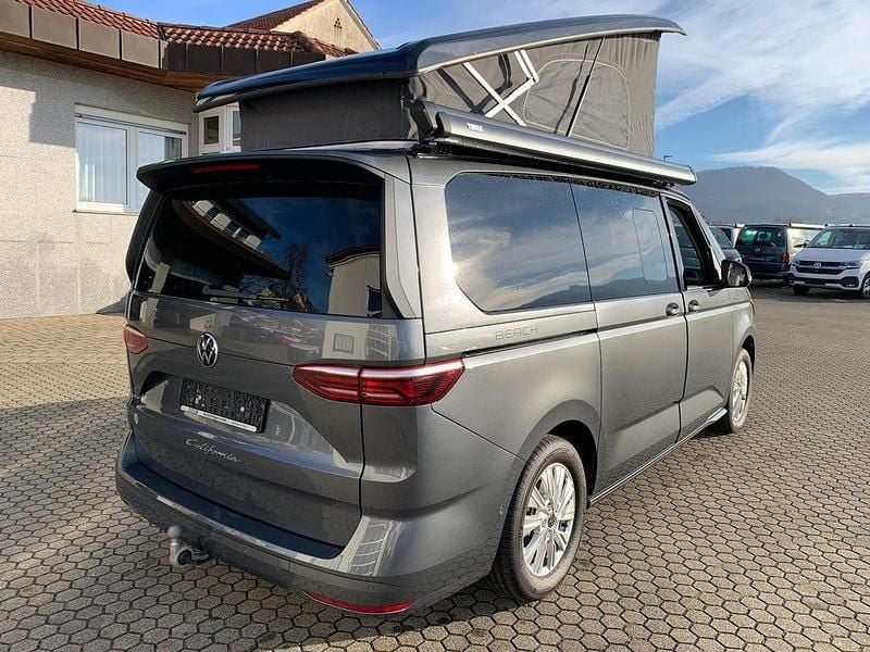Neu VW California Beach 150 PS (110 kW) 2025 Grau Van