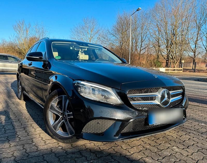 Schwarz Gebraucht 2020 Mercedes C220 Kombi | 26.900 € (Guter Preis) - Bild 1/4