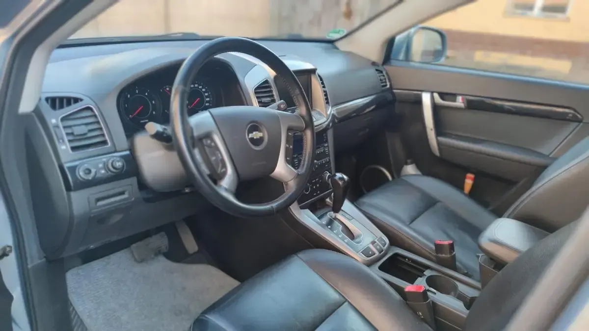 Gebraucht Chevrolet Captiva 184 PS (135 kW) 2012 Grau SUV