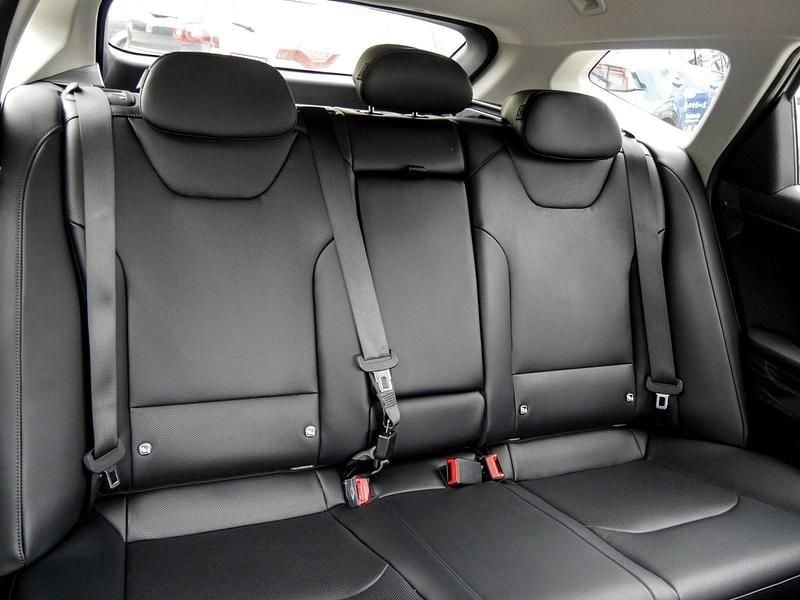 Neu Kia K4 Spirit 150 PS (110 kW) 2026 Grau Kombi