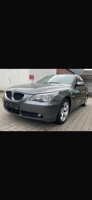 Gebraucht BMW 523 177 PS (130 kW) 2005 Grau Limousine
