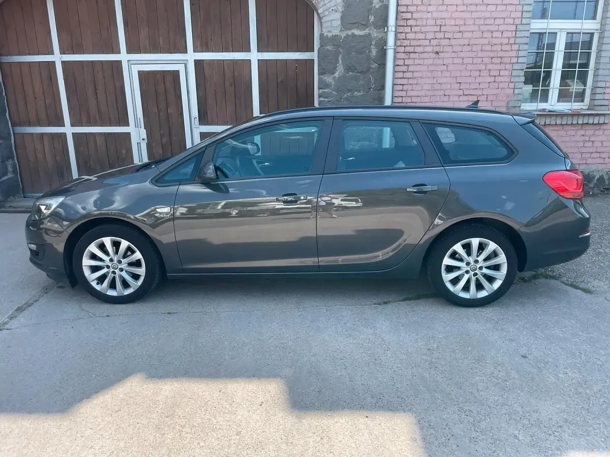 Gebraucht Opel Astra 120 PS (88 kW) 2013 Kombi
