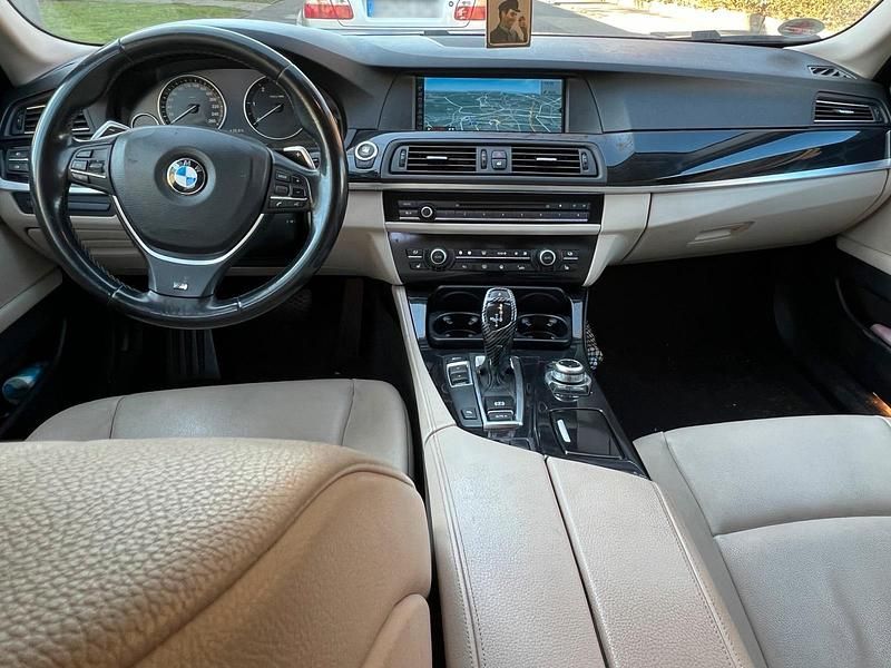 Second-hand BMW 520 2010 Albastru Berlinǎ
