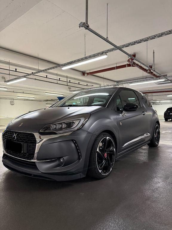 Gelb Gebraucht 2018 Citroën DS3 Coupé | 11.900 € - Bild 1/4