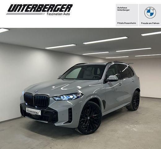 Grau Gebraucht 2024 BMW X5 M Sport SUV | 90.850 € - Bild 1/4