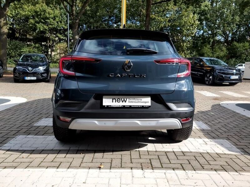Second-hand Renault Captur Evolution 140 CP (102 kW) 2023 Albastru SUV