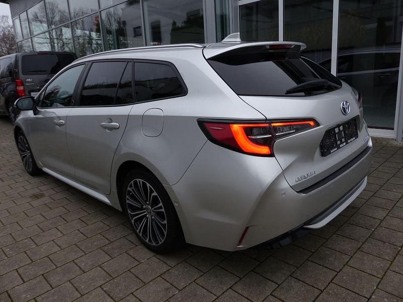 Gebraucht Toyota Corolla 184 PS (135 kW) 2022 Silber Limousine