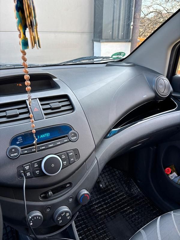 Gebraucht Chevrolet Spark 66 PS (48 kW) 2010 Blau Kleinwagen