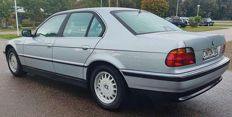 Gebraucht BMW 735 235 PS (172 kW) 1997 Silber Limousine