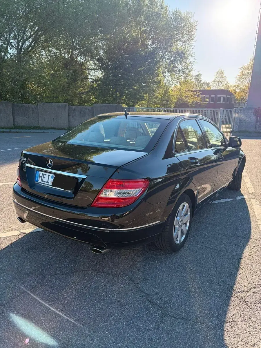 Gebraucht Mercedes C230 Avantgarde 204 PS (150 kW) 2008 Schwarz Limousine