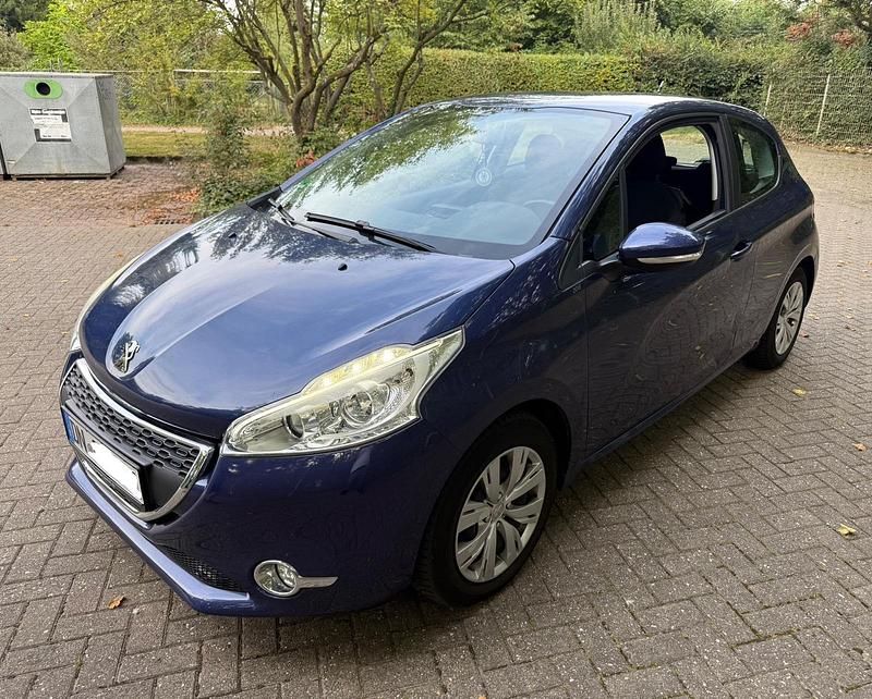 Blau Gebraucht 2013 Peugeot 208 Kleinwagen | 3.150 € (Guter Preis) - Bild 1/4