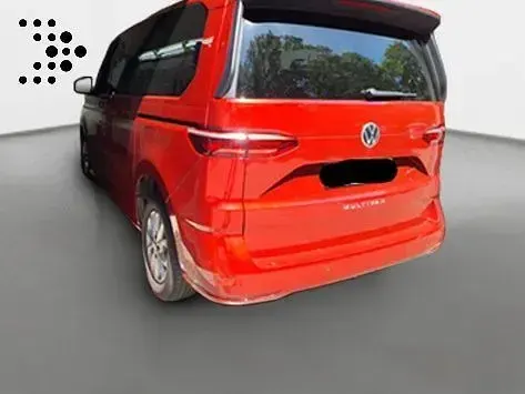 Gebraucht VW Multivan Life 150 PS (110 kW) 2023 Fortanarot metallic Van / Kleinbus