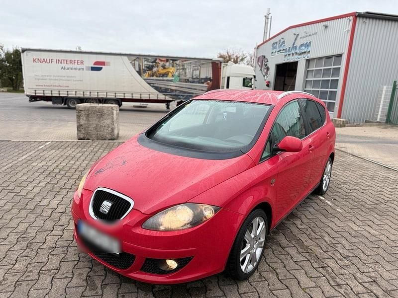 Rot Gebraucht 2009 Seat Altea XL Van / Kleinbus | 2.299 € (Superpreis) - Bild 1/4