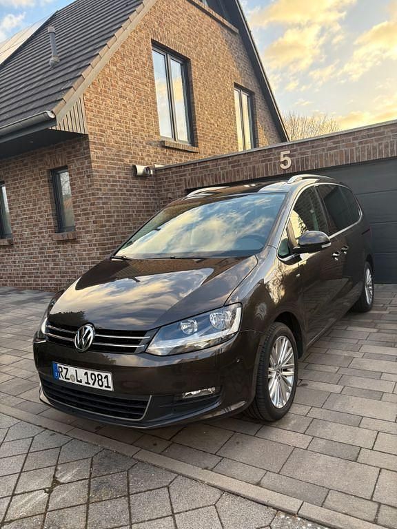 Gebraucht VW Sharan Cup 140 PS (102 kW) 2014 Braun Van / Kleinbus