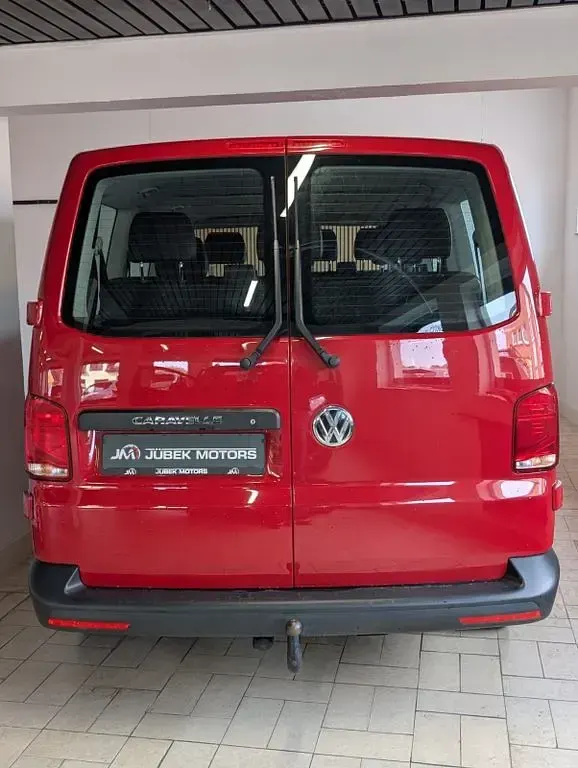 Gebraucht VW Caravelle Trendline 110 PS (80 kW) 2020 Rot Van