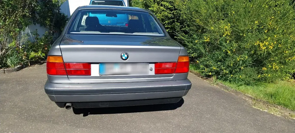 Gebraucht BMW 520 150 PS (110 kW) 1991 Grau Limousine
