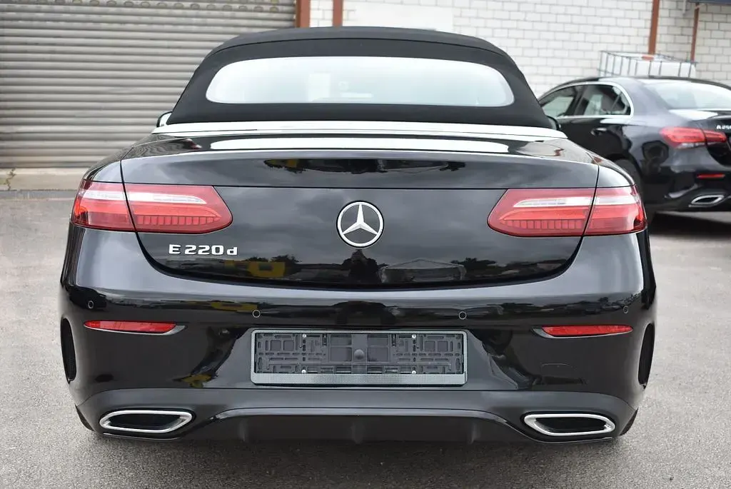 Gebraucht Mercedes E220 AMG line 194 PS (142 kW) 2018 Obsidianschwarz Cabrio