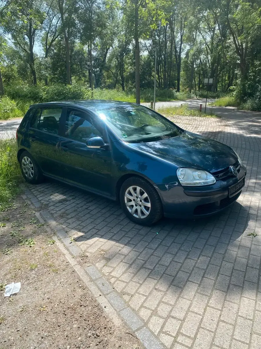 Gebraucht VW Golf V 102 PS (75 kW) 2005 Blau Kleinwagen