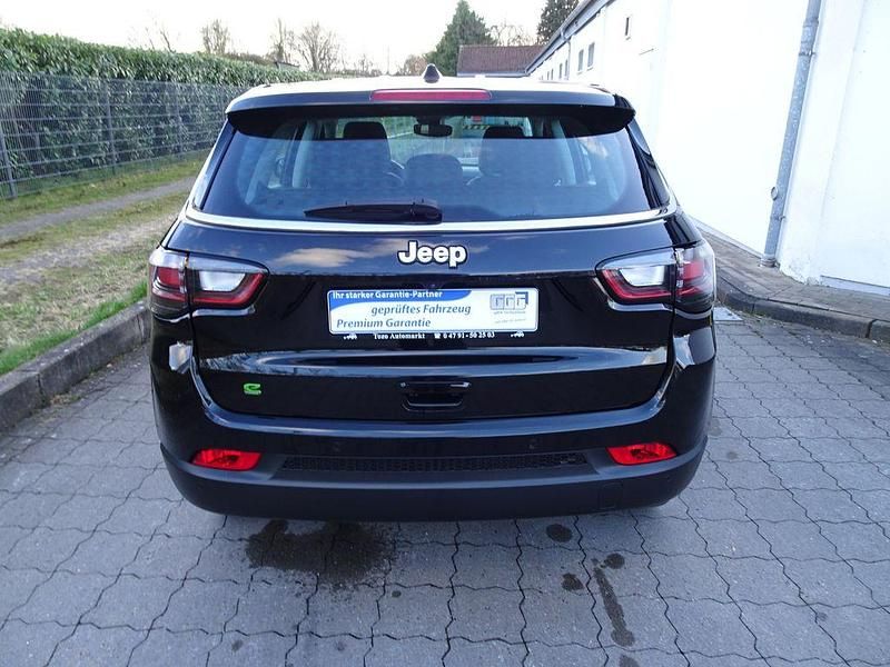 Gebraucht Jeep Compass Altitude 131 PS (96 kW) 2024 Schwarz SUV