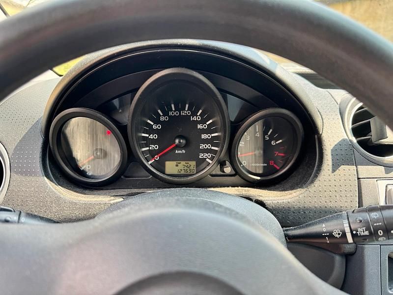 Second-hand Mitsubishi Colt 70 CP (51 kW) 2006 Argintiu Hatchback