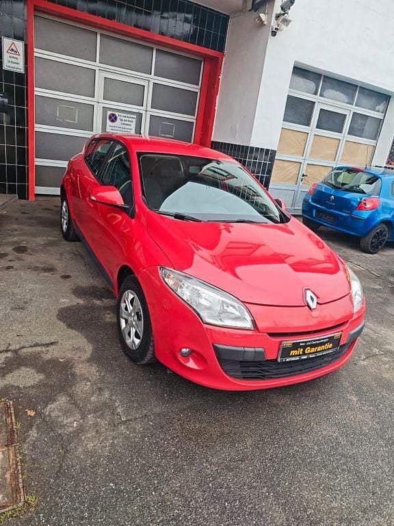 Gebraucht Renault Mégane 101 PS (74 kW) 2009 Rot Limousine
