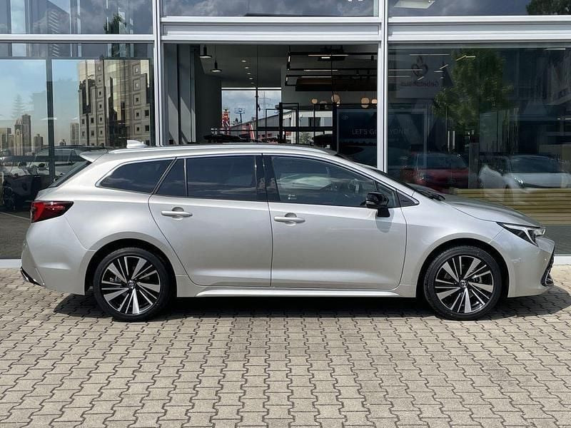 Neu Toyota Corolla 178 PS (130 kW) 2025 Silber Kombi