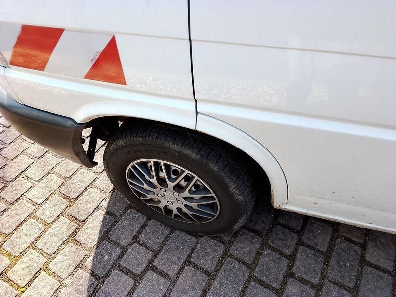 Gebraucht VW T4 102 PS (75 kW) 2003 Weiß Van