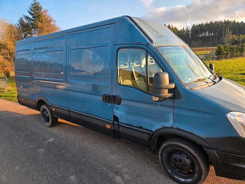 Gebraucht Iveco Daily 145 PS (106 kW) 2013 Blau Van / Kleinbus
