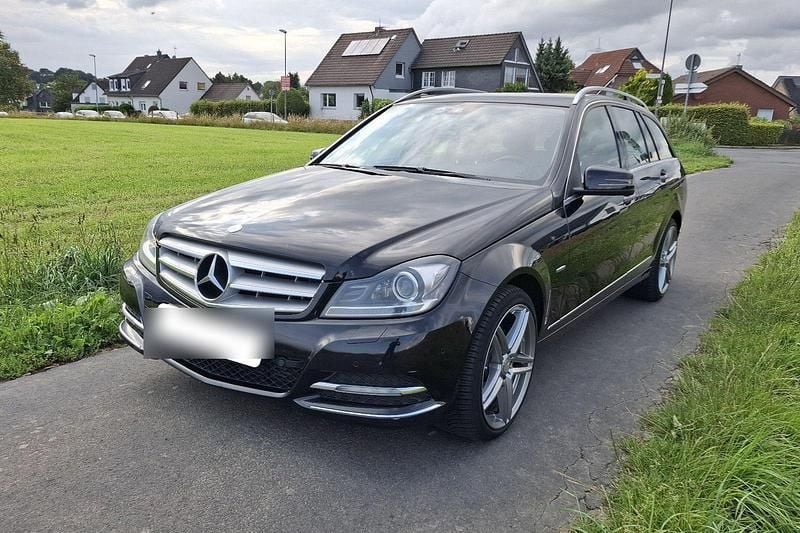 Schwarz Gebraucht 2012 Mercedes C220 Avantgarde Kombi | 7.800 € (Fairer Preis) - Bild 1/4