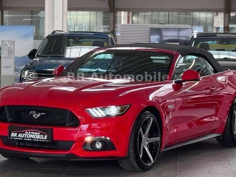 Gebraucht Ford Mustang GT Convertible 421 PS (309 kW) 2017 Racerot Cabrio