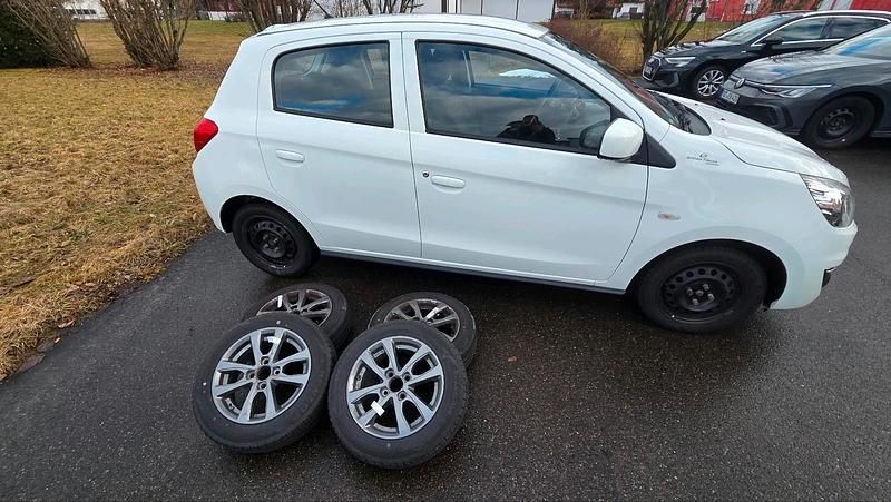 Gebraucht Mitsubishi Space Star Basis 71 PS (52 kW) 2020 Weiß Kleinwagen