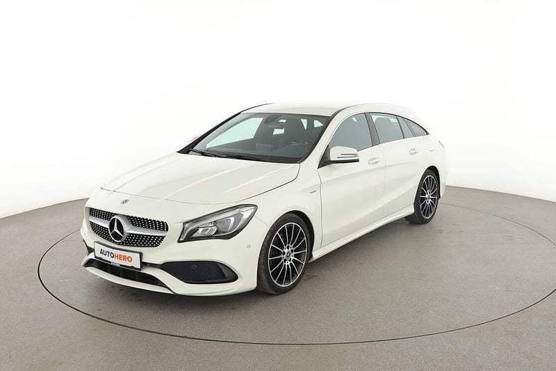 Weiß Gebraucht 2017 Mercedes CLA180 Shooting Brake AMG line Kombi | 19.740 € (Fairer Preis) - Bild 1/3
